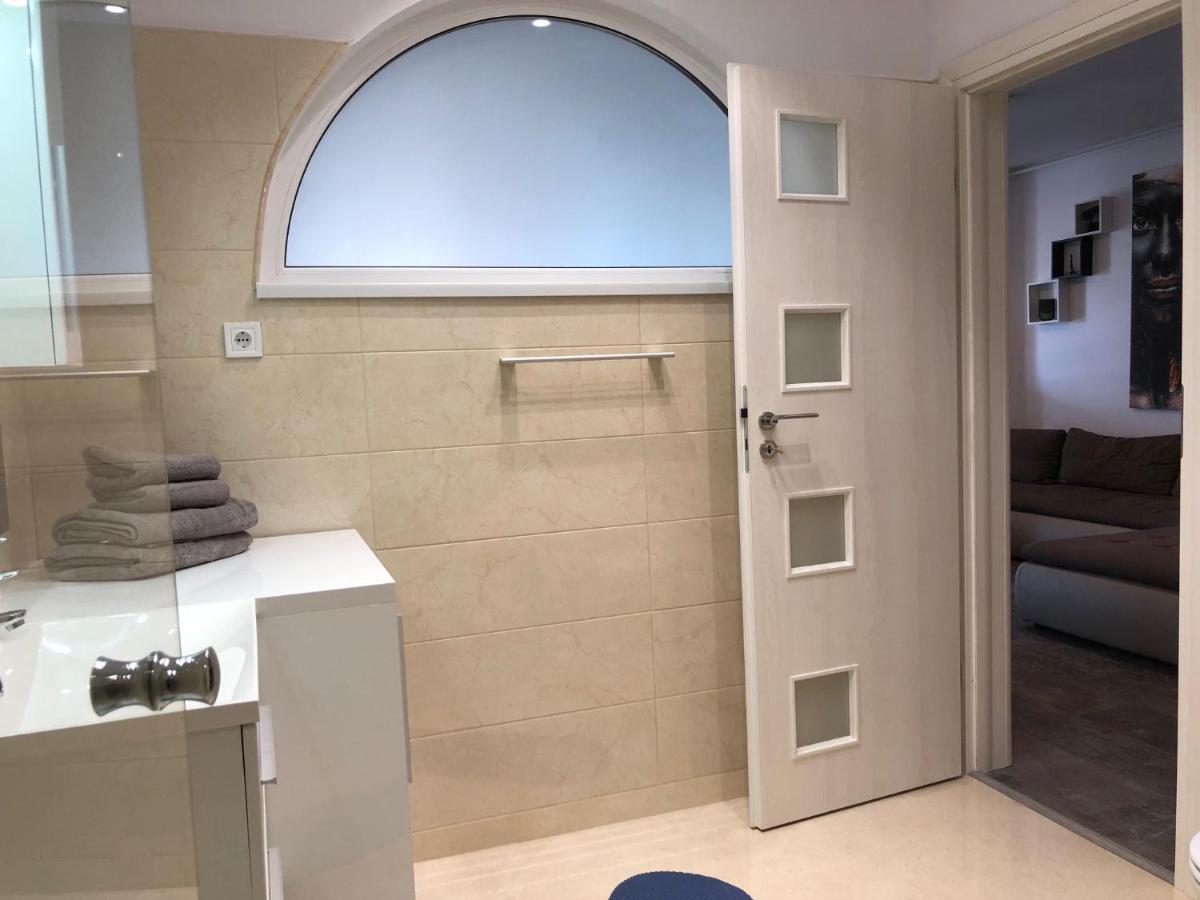 Luxury Westpark 2 Residence Lake View W6 Bukarest Kültér fotó